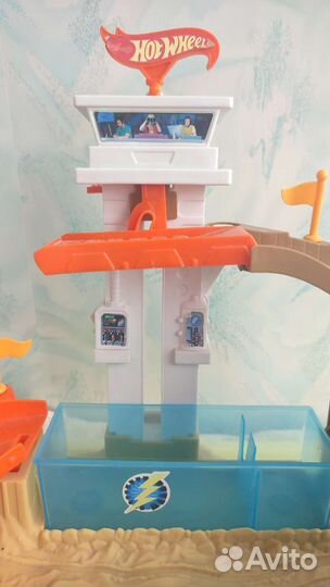 Трек мойка с акулой Hot Wheels