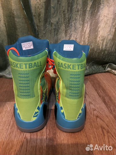 Кроссовки баскетбольные