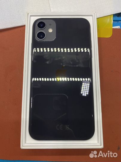 iPhone 11, 64 ГБ