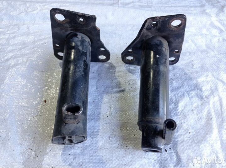 Кронштейн усилителя бампера передний Audi A4 B7