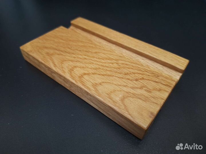 Подставка для смартфонов из натурального дуба