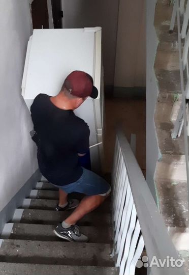Перевезти холодильник с грузчиками - вертикально