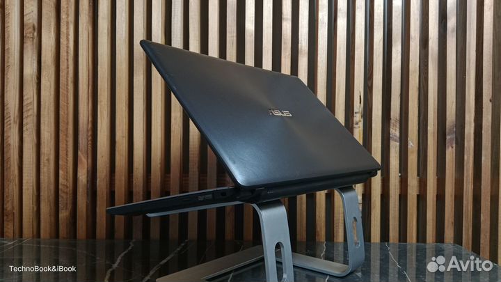 Игровой ноутбук Asus X550C на Core I7