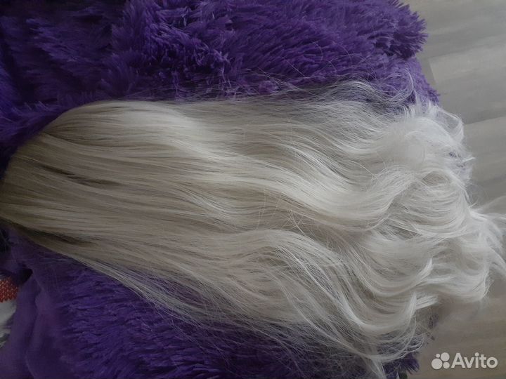 Продам парик блонд, без челки, новый, не носили