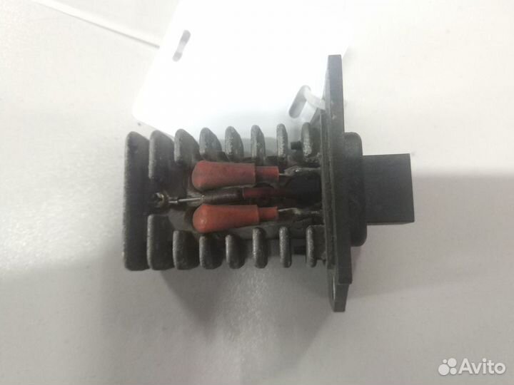 Hyundai Elantra lll резистор отопителя