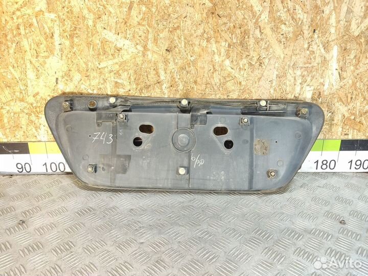 Накладка крышки багажника Mitsubishi Lancer 9