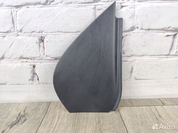 Накладка торпедо левая Carina E