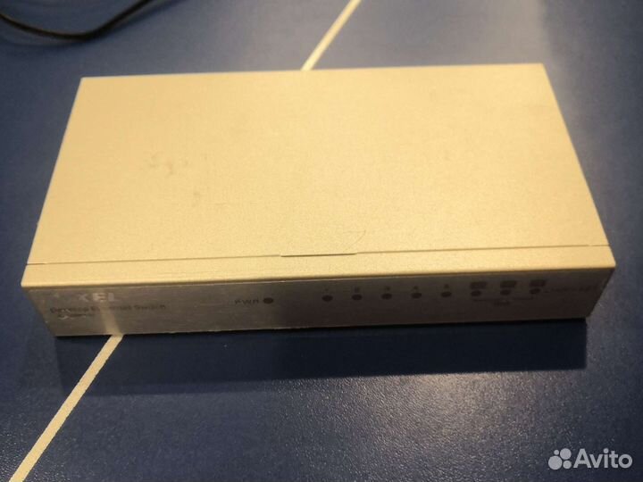 Коммутатор Zyxel ES-108A