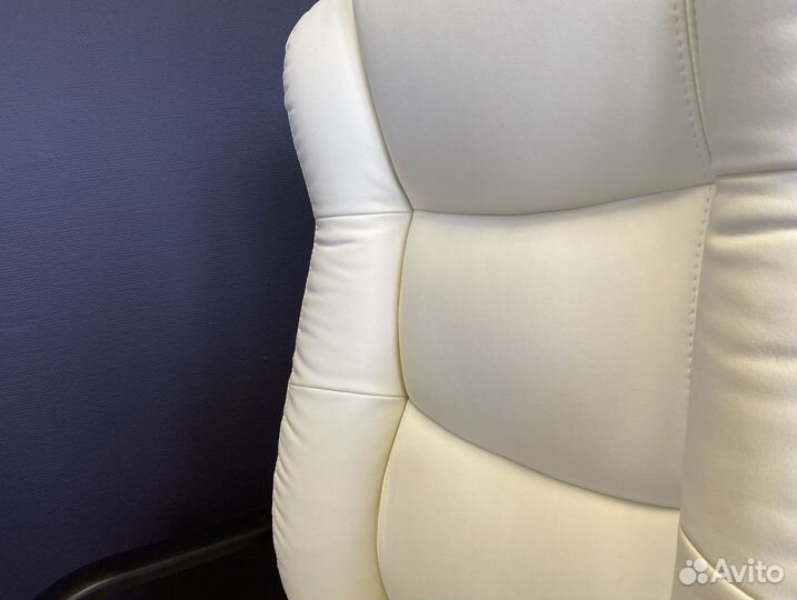 Офисное кресло. Гарантия 1 год