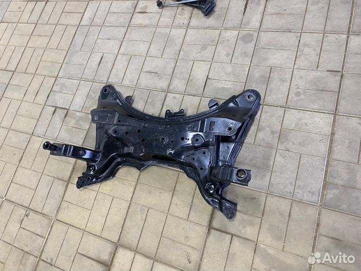 Передний подрамник Corolla Е210