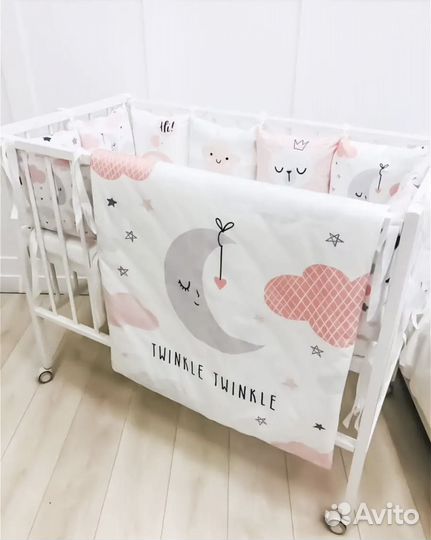 Бортики в детскую кроватку для девочки