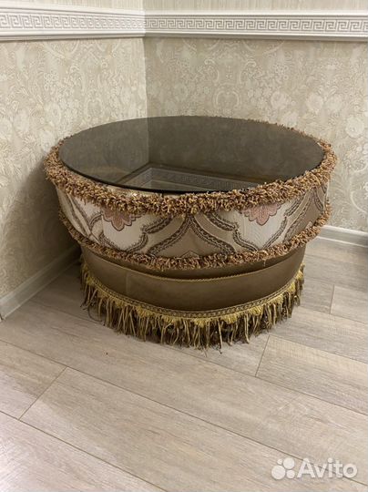 Журнальный столик на колесах