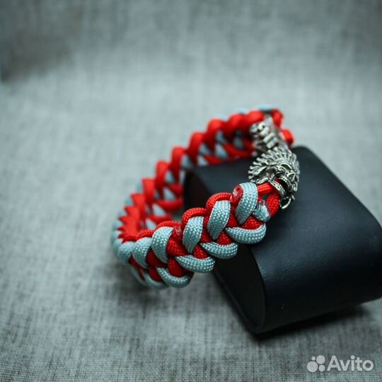 Браслет из паракорда 