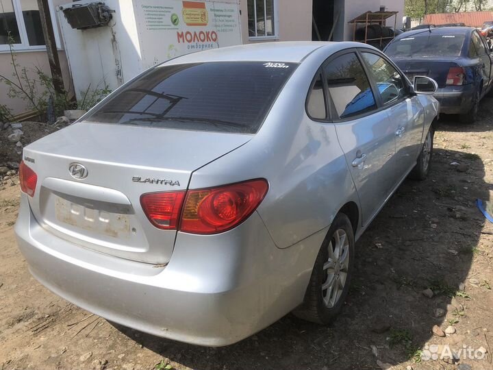 В разборе Hyundai Elantra 2007 1.6МКПП