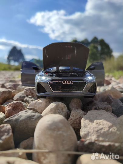Металлическая машинка модель Audi rs6