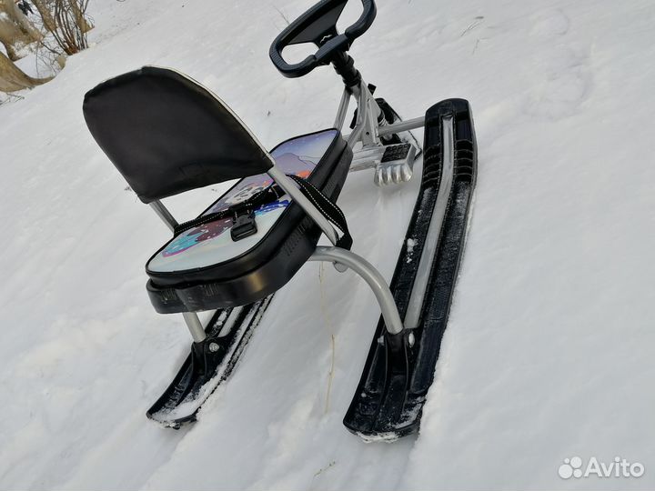 Детский снегокат со спинкой