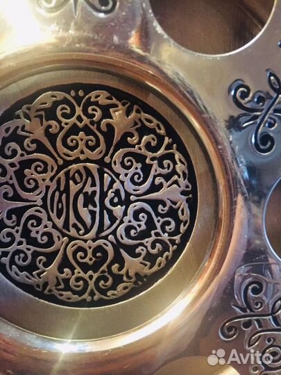 Подставка с рюмками 