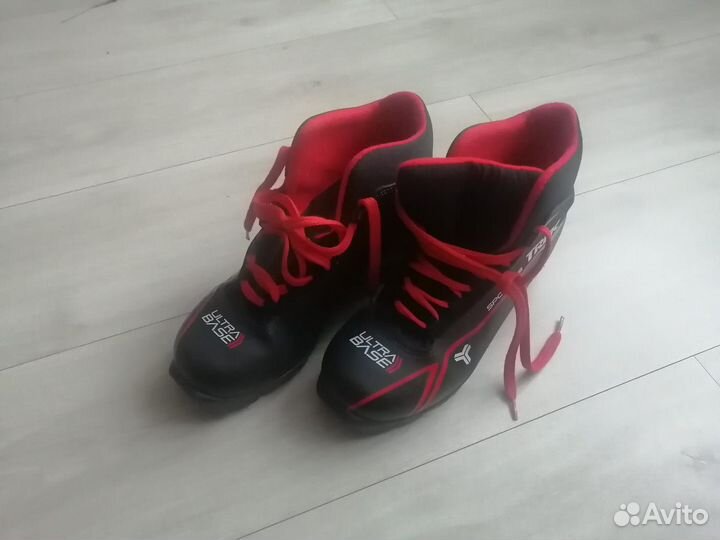 Лыжные ботинки