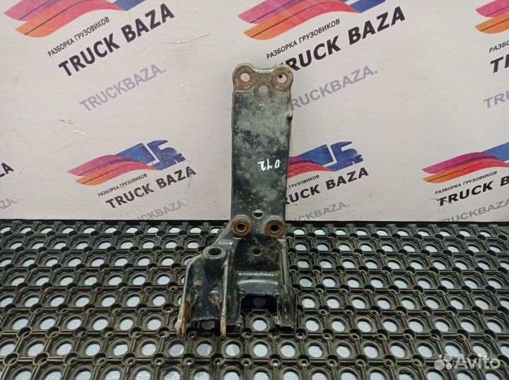 81417203147 Кронштейн кабины передний L Man TGA