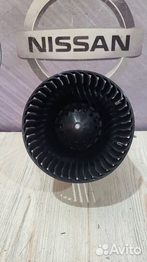 Вентилятор мотор печки отопителя Nissan qashqai J1