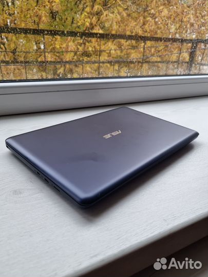 Ноутбук asus