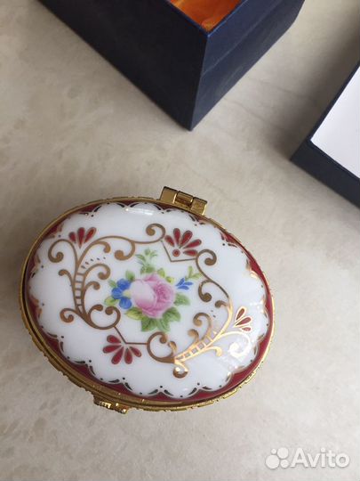Новая шкатулочка фарфор +металл в упаковке