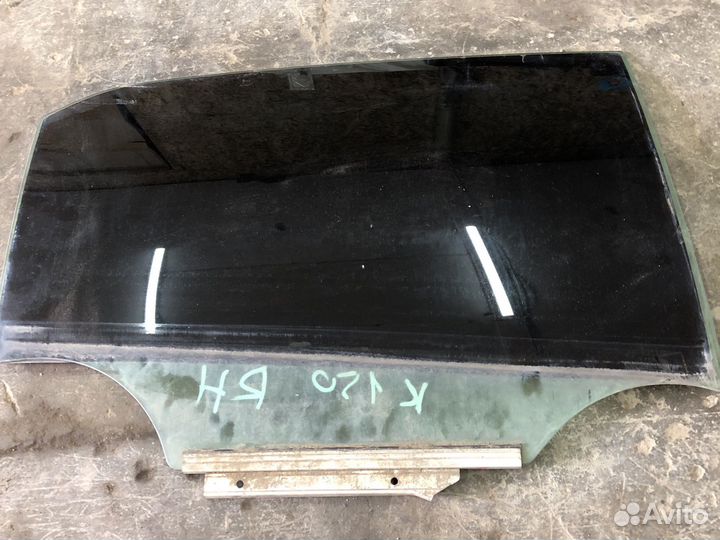 Стекло двери задней правой Тойота Королла 150