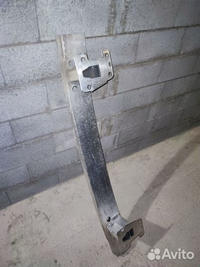 Усилитель заднего бампера VW touareg 3 760807305