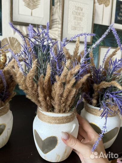 Красивые вазы с сухоцветами и лавандой
