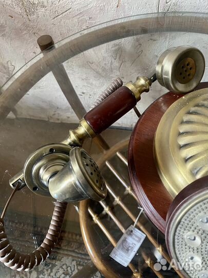 Старый телефон ретро