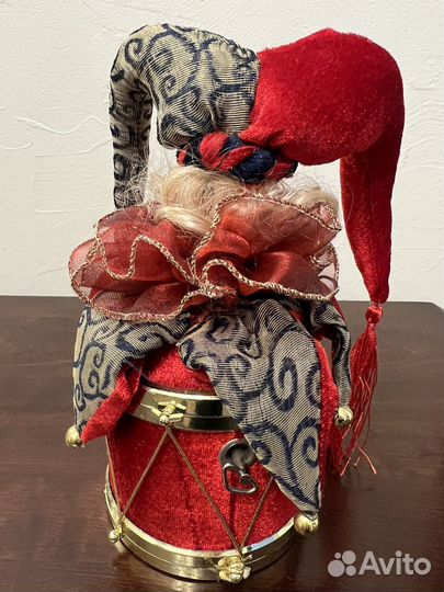 Музыкальная игрушка Петрушка