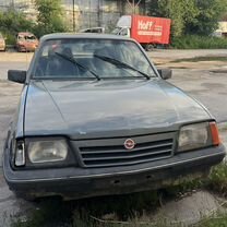 Opel Ascona 2.0 MT, 1984, битый, 69 852 км, с пробегом, цена 79 000 руб.