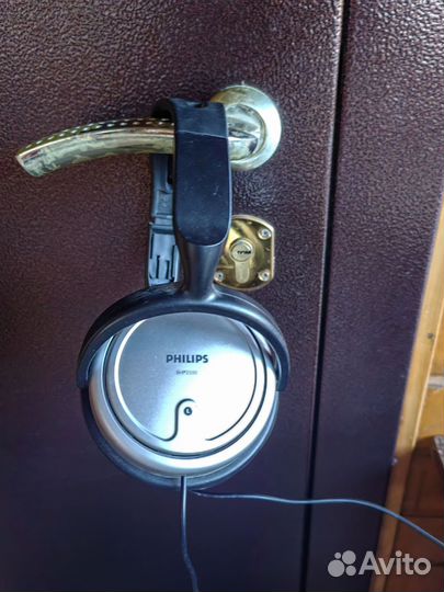 Проводные наушники