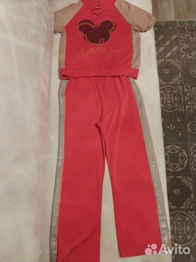 Спортивный костюм и ветровка женская