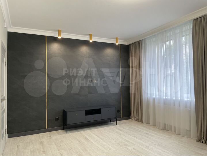 3-к. квартира, 85,4 м², 1/3 эт.