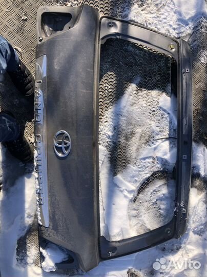 Крышка багажника верхняя на ленд крузер 200