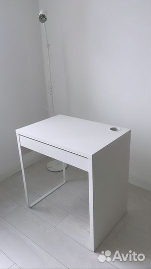Письменный стол IKEA