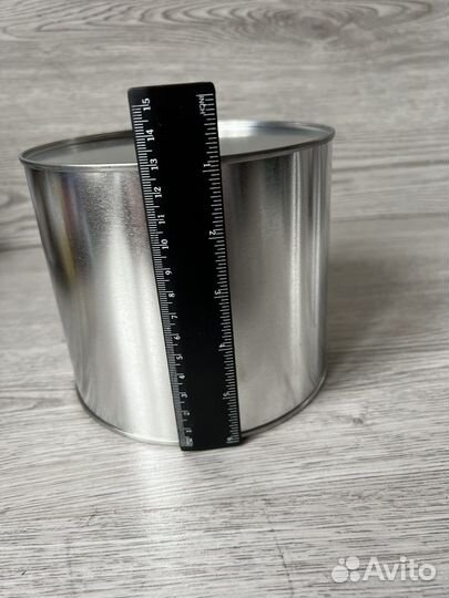 Железная банка для окопных свечей