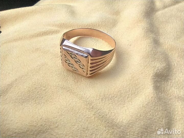 Золотое кольцо мужское печатка