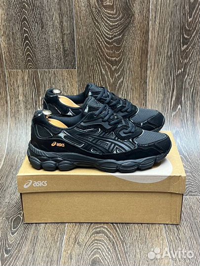 Кроссовки Asics