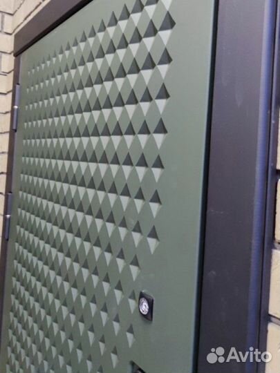 Дверь с зеркалом