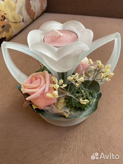 Подсвечник со свечой