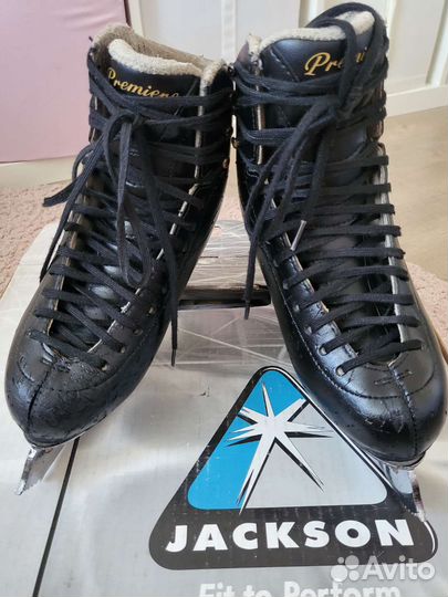 Фигурные коньки jackson