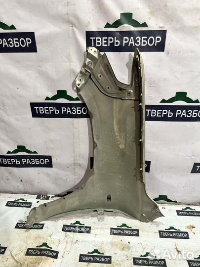 Крыло переднее правое Toyota Land Cruiser 200