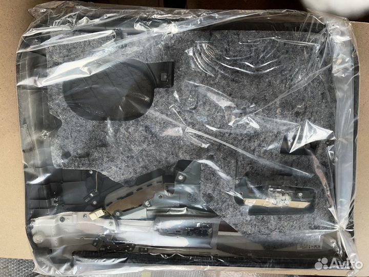 Обшивка пер пр двери toyota LC120 676106A110B0