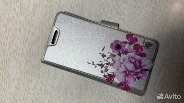 Чехлы на телефон