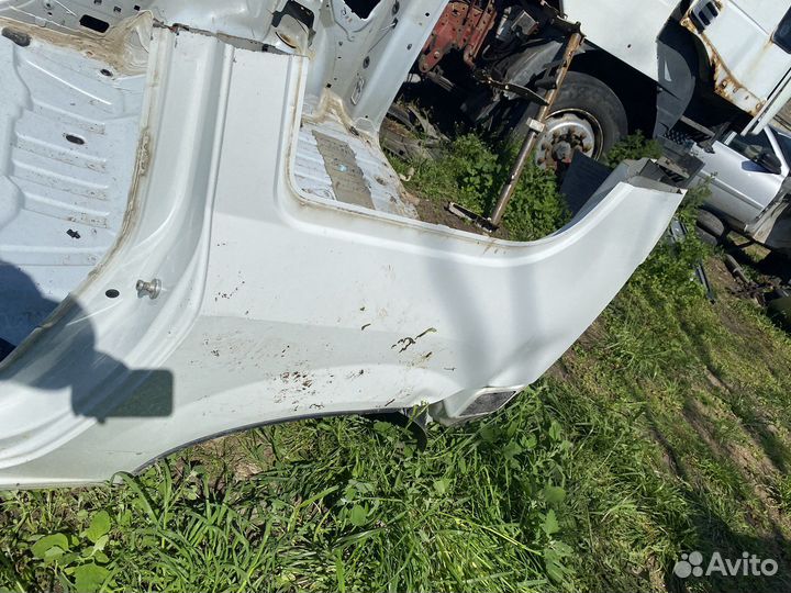 Правая крыло LADA largus