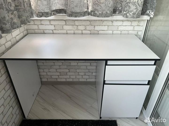 Письменный стол, компьютерный стол