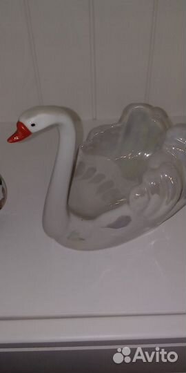 Лебедь фарфор конфетница лимонница розы