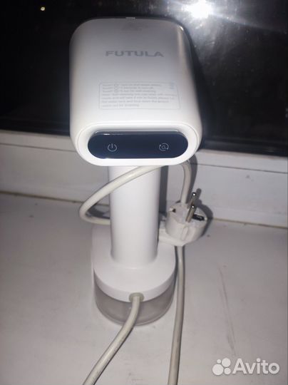 Отпариватель для одежды Futula